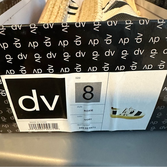 DV by Dolce Vita || Roxie espadrille sneakers in ivory - Picture 8 of 8